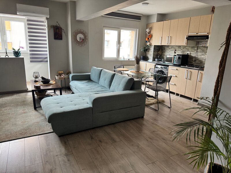 Calea Mosilor, stradal, 2 camere vanzare