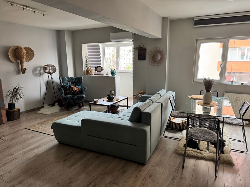 Calea Mosilor, stradal, 2 camere vanzare